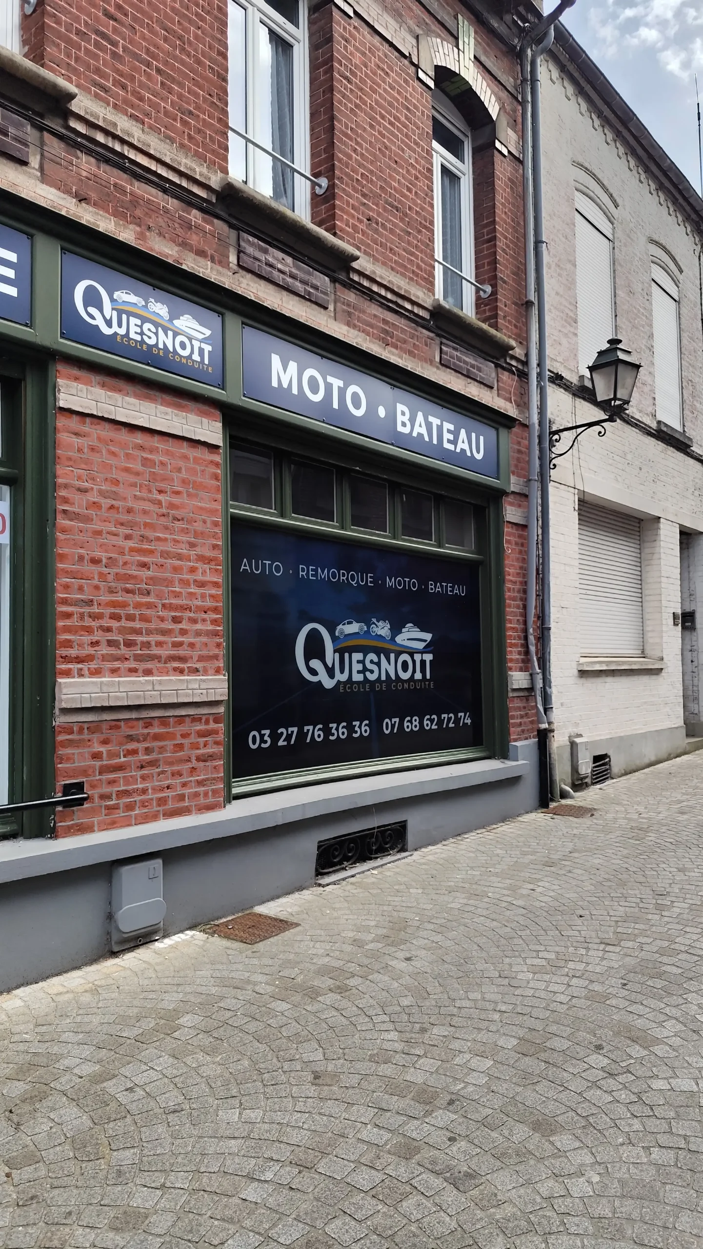 Enseigne Auto-école Quesnoit Le Cateau réalisée par JAM Studio