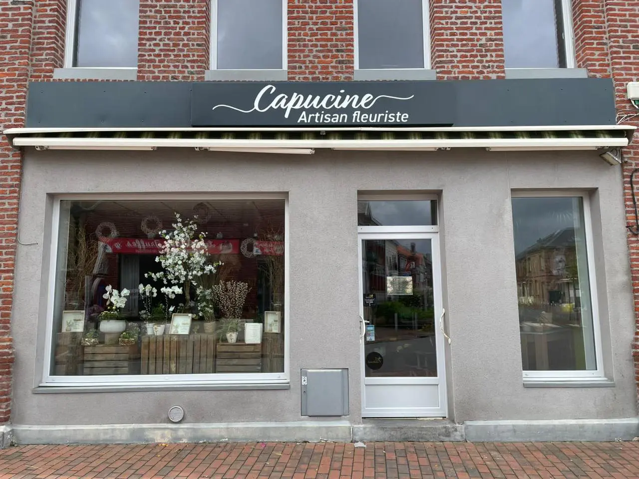 Enseigne fleuriste à Cambrai réalisée par JAM Studio