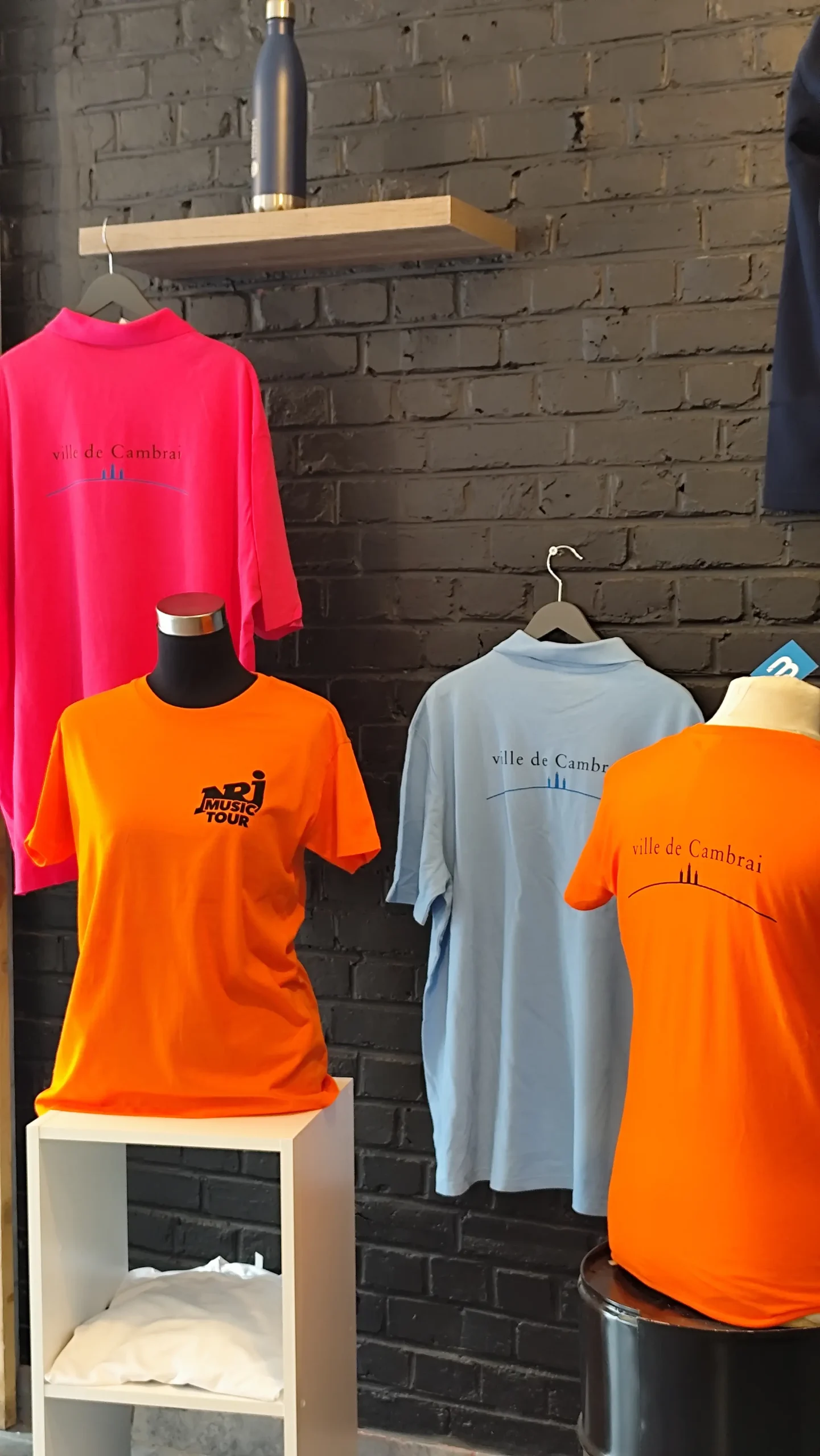 T-shirt et maillot personnalisés par JAM Studio