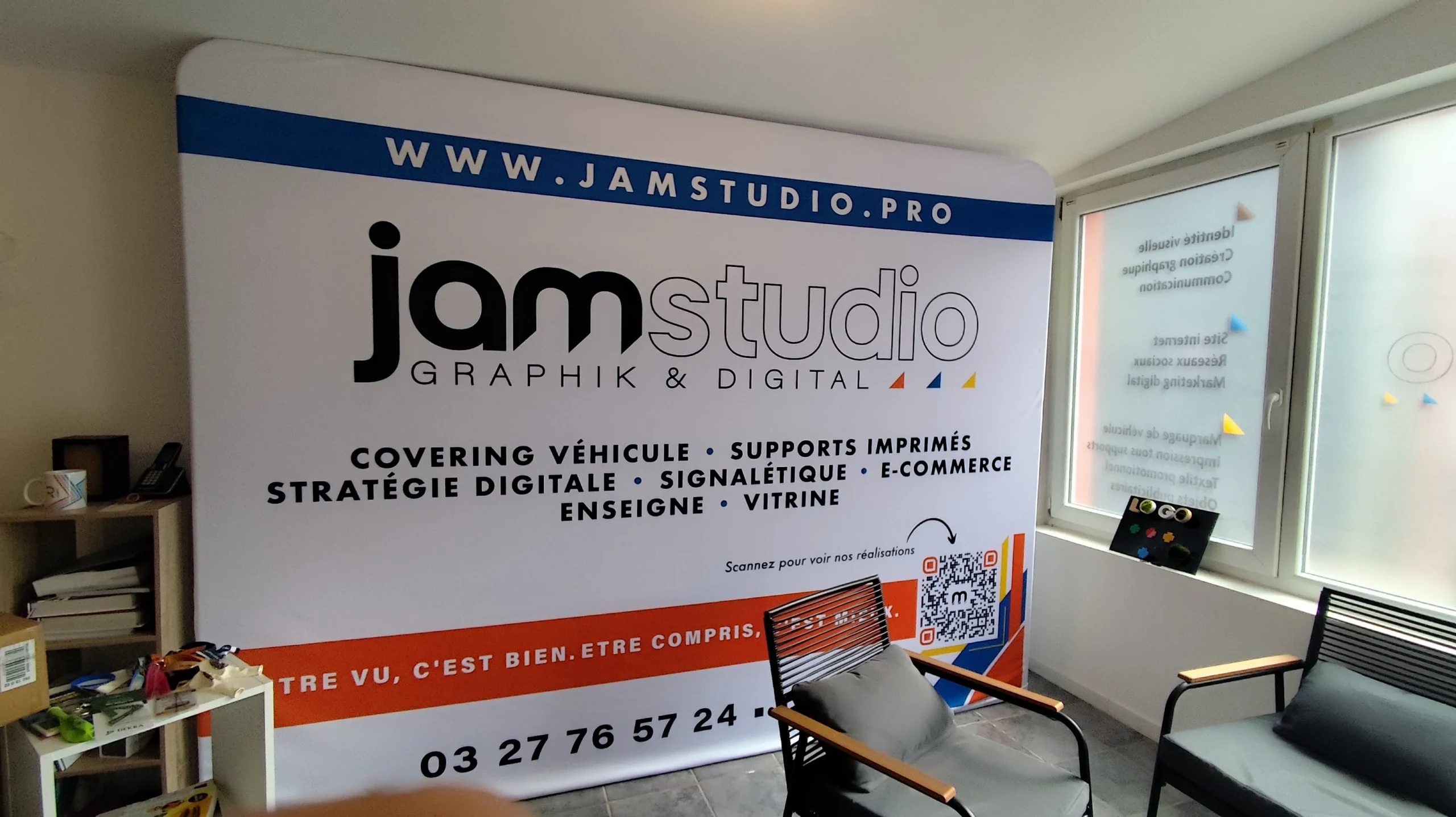 Wall publicitaire grand format imprimé par JAM Studio